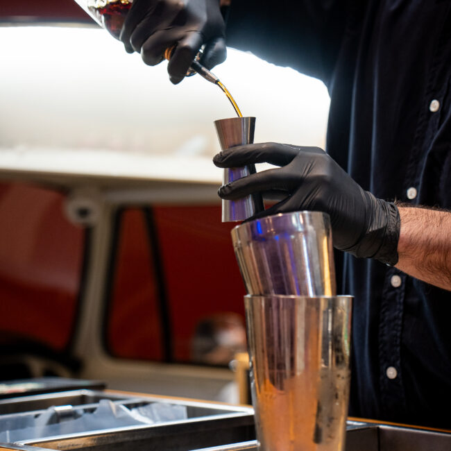 Signature cocktail από το ROVE mobile bar